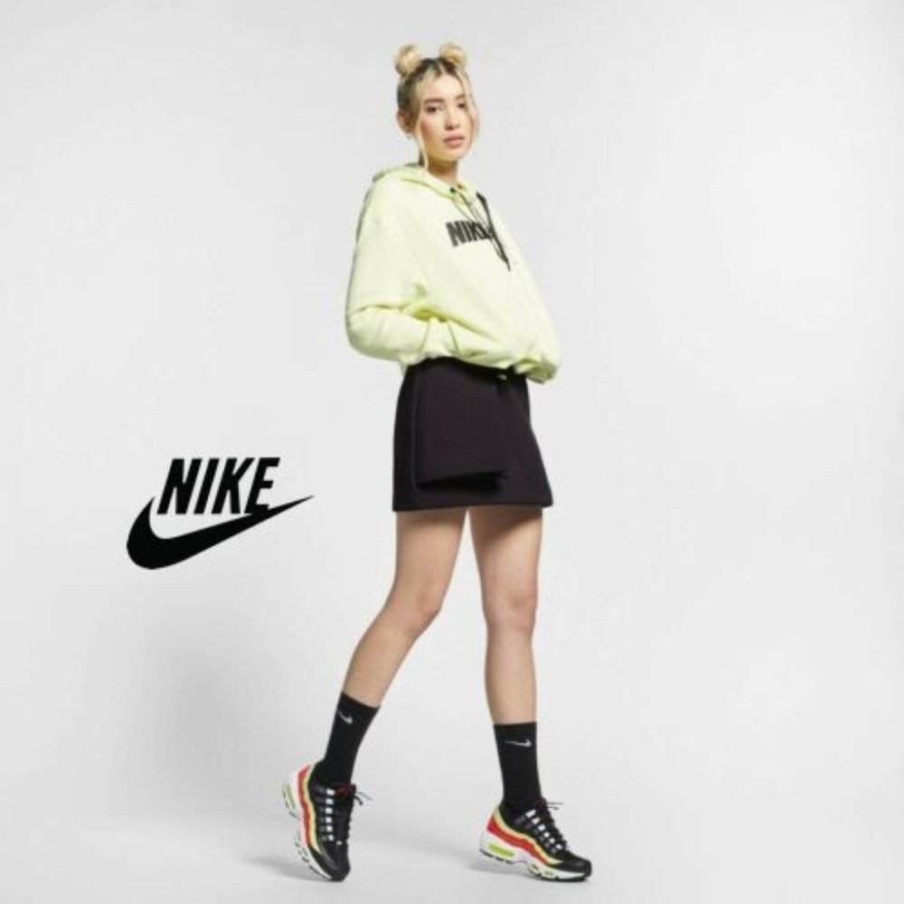 NWT $ 90 NIKE SPORTSWEAR Women M Athleisure ActiveTech Pack Pocket Zip Skirt